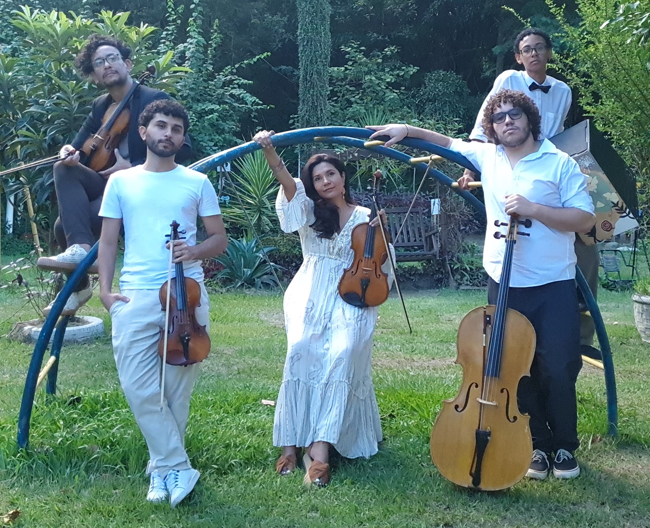 [Imagem de um Quarteto de cordas a tocar num evento]